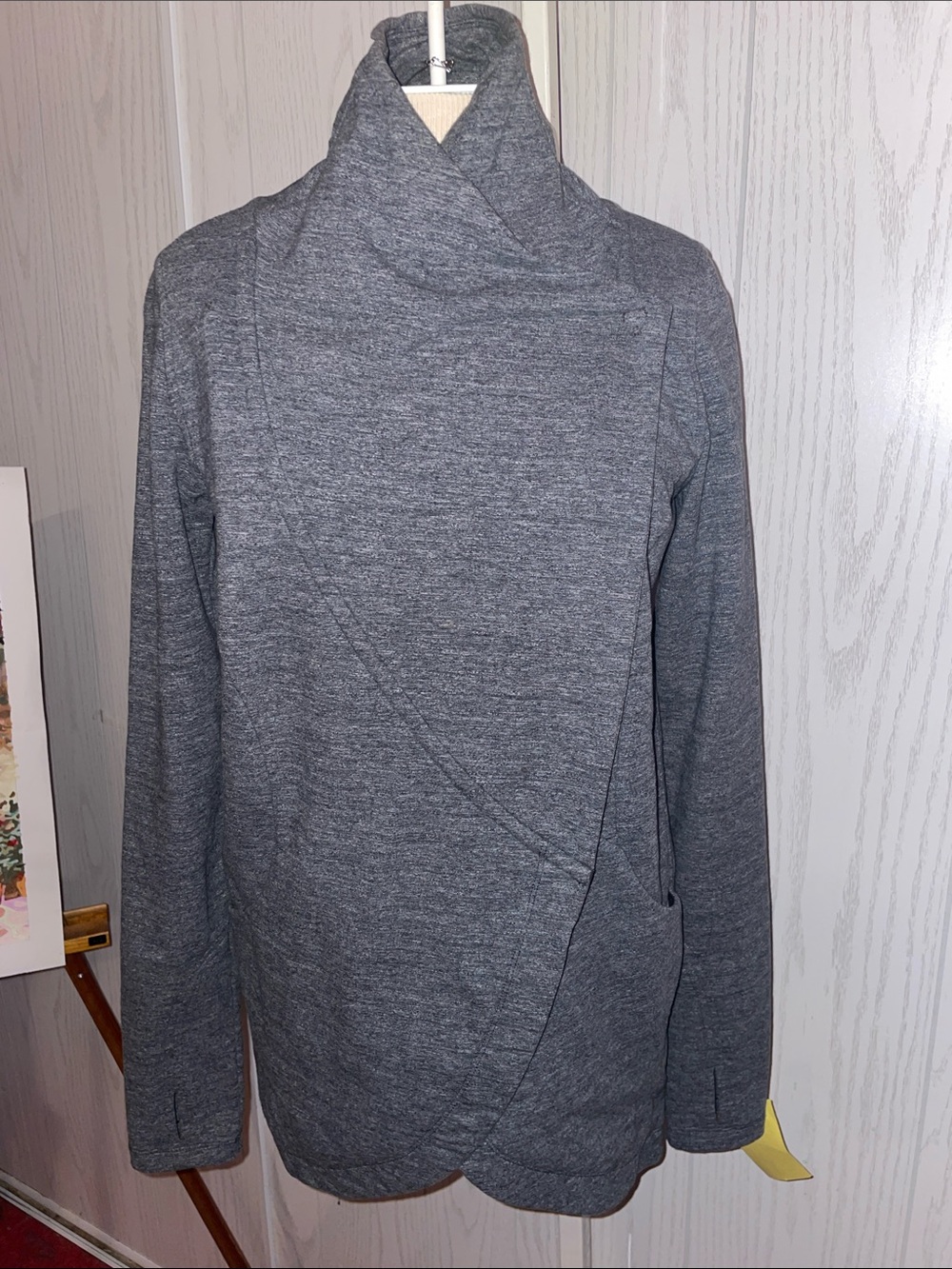 LULULEMON “THATS A WRAP” Grey Yoga wrap jacket coat sz 4